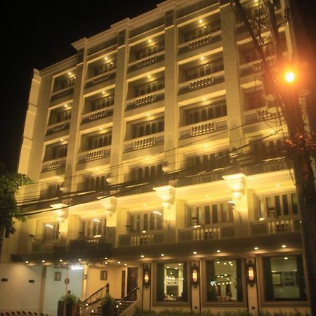 Herald Suites Polaris Manille Extérieur photo
